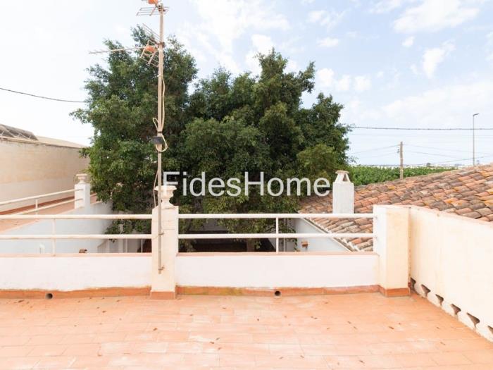 Charmantes Haus mit Innenhof, Terrasse und Garage in Motril in Motril