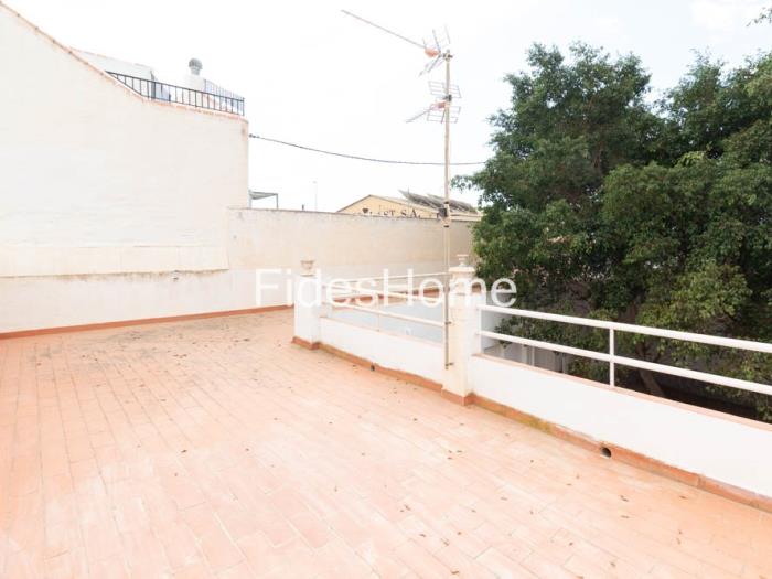 Charmantes Haus mit Innenhof, Terrasse und Garage in Motril in Motril
