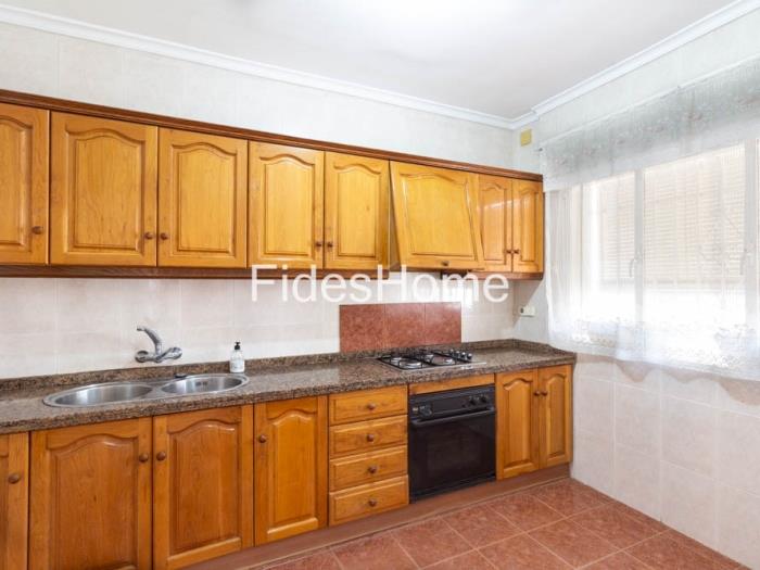 Charmantes Haus mit Innenhof, Terrasse und Garage in Motril in Motril